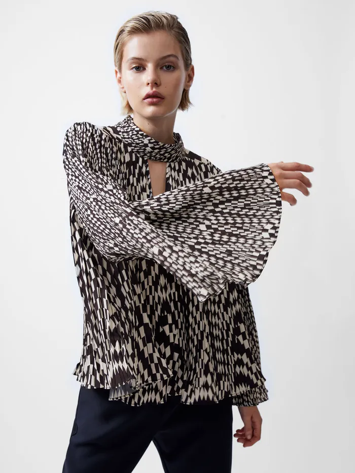 Woman Tops French Connection Fern Arie Pleated Ella Crepe Top Classic Creamblackout Woman Tops French Connection Fern Arie Pleated Ella Crepe Top Classic Creamblackout