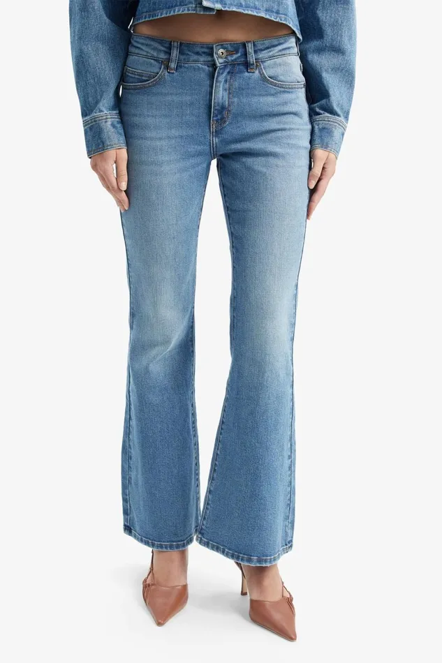 Women Bardot Flare Jean Daxton Low Boot Leg Jeans In Dark Denim Dark Denim