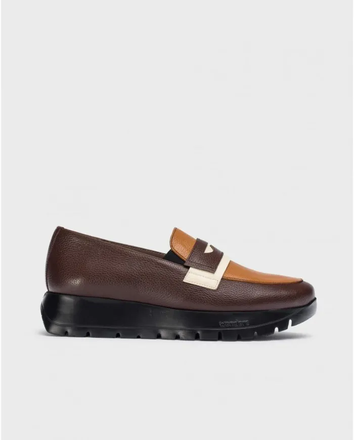 Women Brown MATERIA Moccasin Wonders Loafers