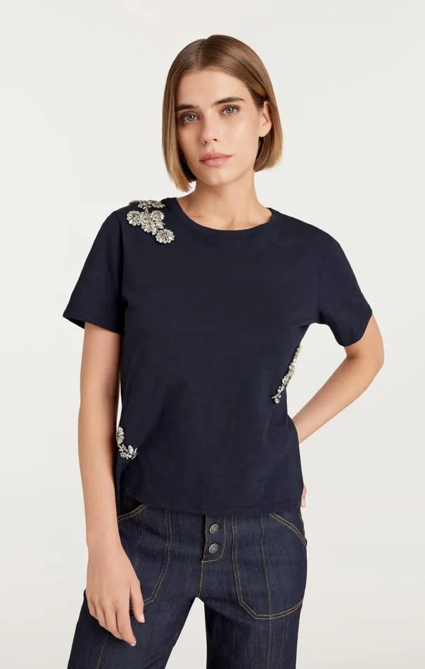 Women Crystal Chrysanthemum Shrunken Tee Navy Cinq Sept Tees