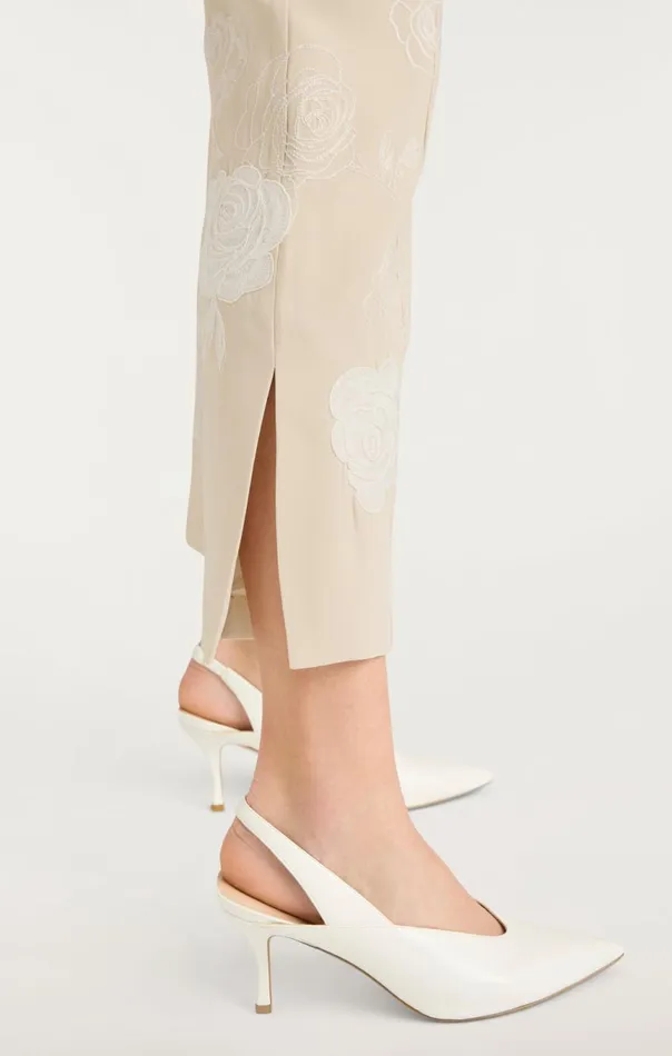 Women Floating Roses Embellished Cropped Brianne Pant Plasterivory Cinq Sept Pants