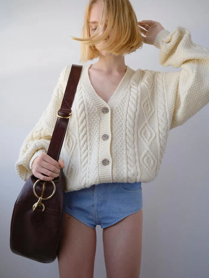 Women Sweaters FRAME Oversized Cableknit Cardigan 8212 Cream Women Sweaters FRAME Oversized Cableknit Cardigan 8212 Cream